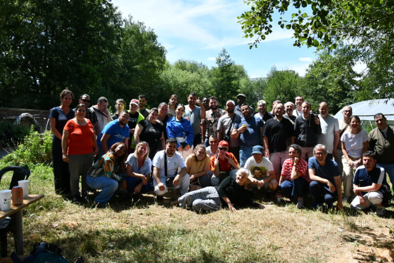 Photo d'équipe d'APRE Services au jardin