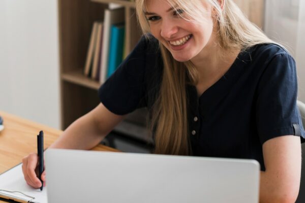 offre emploi assistante sociale Travco